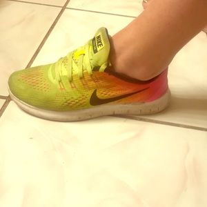 Nike free rn sneakers